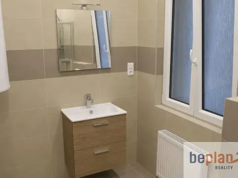 Pronájem bytu 2+1, Karlovy Vary, Moskevská, 66 m2