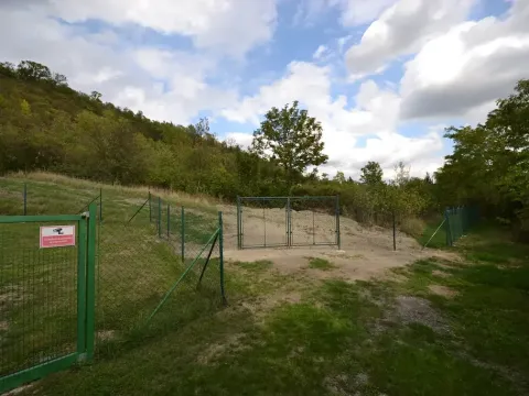 Pronájem zahrady, Křešice, 1500 m2