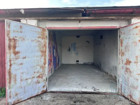 Pronájem garáže, Praha - Vršovice, 18 m2