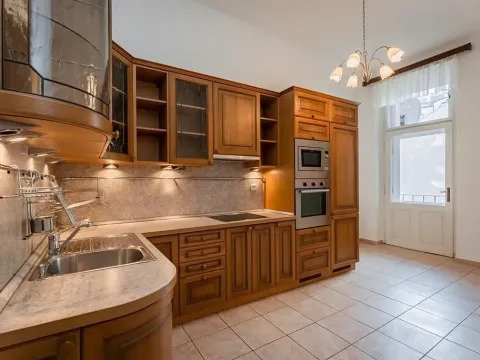 Pronájem bytu 3+1, Praha - Staré Město, Bílkova, 94 m2
