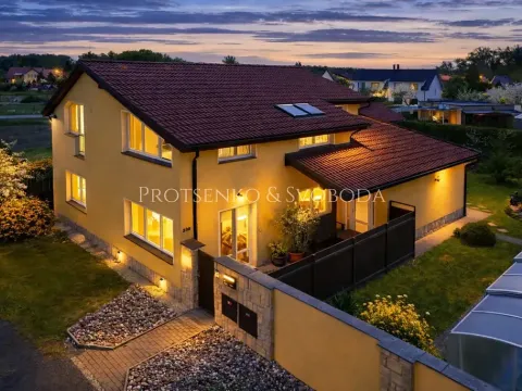 Prodej rodinného domu, Přerov nad Labem, 283 m2