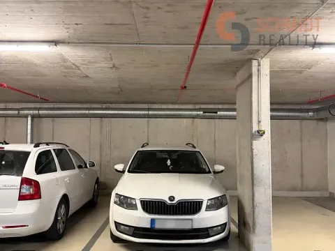 Pronájem garážového stání, Brno, Lidická, 15 m2