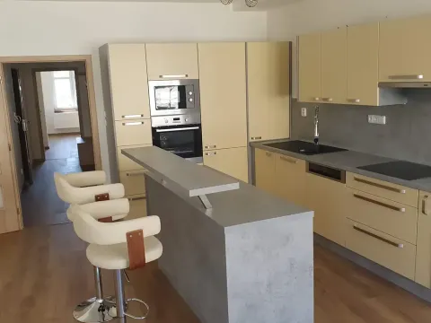 Pronájem bytu 2+kk, Aš, Nádražní, 68 m2