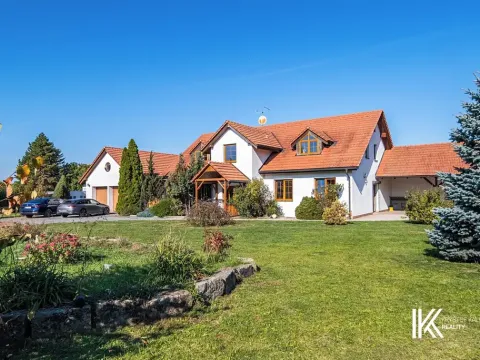 Prodej kanceláře, Hrochův Týnec, 356 m2