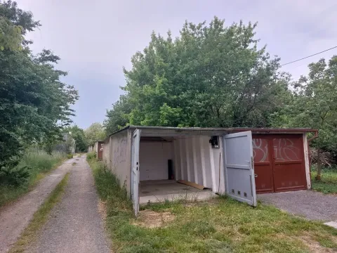 Pronájem garáže, Brno, Jehnická, 16 m2